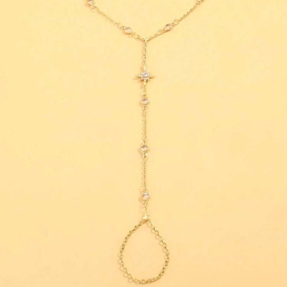 NEW Gold Star Connected Finger Chain Hand
Bracelet with cubic zirconia d… - Picture 5 of 6